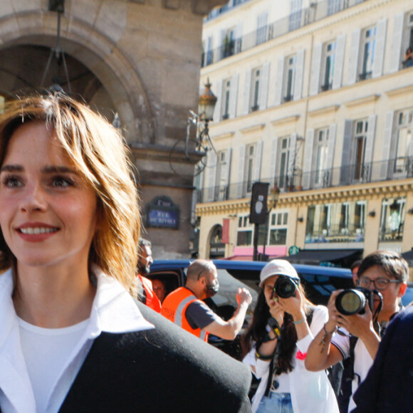 Emma Watson - Arrivée au défilé de mode Haute-Couture automne-hiver 2022-2023 "Schiaparelli" à Paris, le 4 juillet 2022. © Veeren-Christophe Clovis / Bestimage
