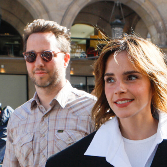 Emma Watson - Arrivée au défilé de mode Haute-Couture automne-hiver 2022-2023 "Schiaparelli" à Paris, le 4 juillet 2022. © Veeren-Christophe Clovis / Bestimage