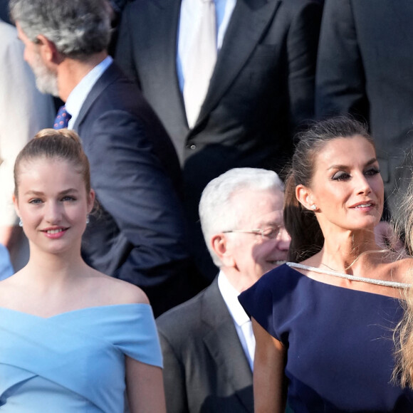 La reine Letizia d'Espagne, La princesse Leonor et L'infante Sofia d'Espagne - La famille royale d'Espagne arrive à la cérémonie de remise des prix "Princess of Girona Foundation" à Barcelone le 4 juillet 2022. 
