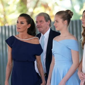 La reine Letizia d'Espagne et La princesse Leonor - La famille royale d'Espagne arrive à la cérémonie de remise des prix "Princess of Girona Foundation" à Barcelone le 4 juillet 2022. 