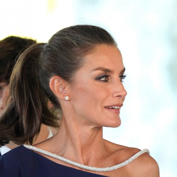 La reine Letizia d'Espagne - La famille royale d'Espagne arrive à la cérémonie de remise des prix "Princess of Girona Foundation" à Barcelone le 4 juillet 2022. 