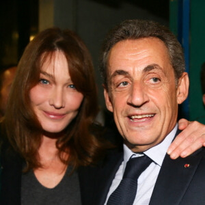 Carla Bruni-Sarkozy et son mari Nicolas Sarkozy - Carla Bruni-Sarkozy assiste au meeting de son mari Nicolas Sarkozy à Saint-Maur-des-Fossés le 14 novembre 2016. 