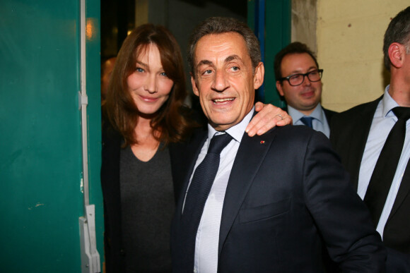 Carla Bruni-Sarkozy et son mari Nicolas Sarkozy - Carla Bruni-Sarkozy assiste au meeting de son mari Nicolas Sarkozy à Saint-Maur-des-Fossés le 14 novembre 2016. 