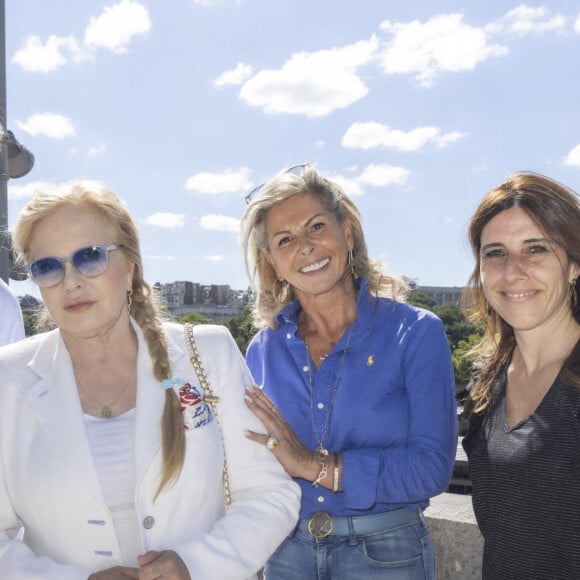 Exclusif - Roland Perez, Sylvie Vartan, Caroline Margeridon et Nathalie Lévy - Festival des Livres et des Artistes organisé par l'association "Lecture pour Tous" engagée dans la lutte contre l'illettrisme au Mail Branly à Paris le 3 juillet 2022. © Pierre Perusseau / Jack Tribeca / Bestimage