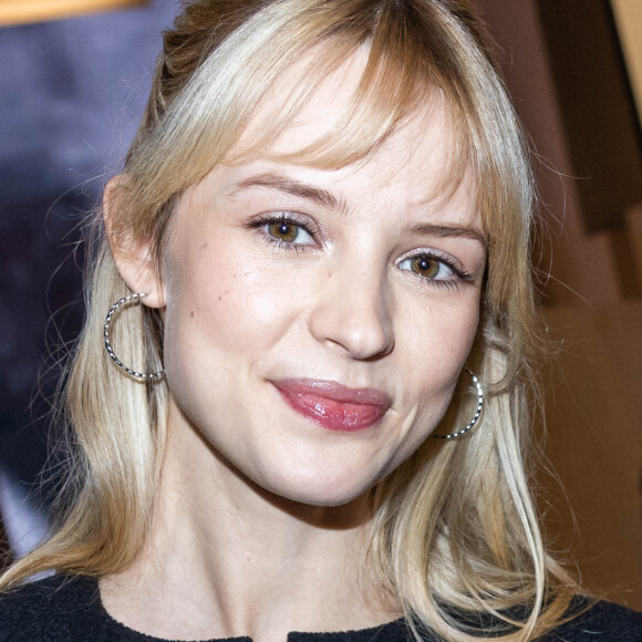 La chanteuse Angele - Photocall du 2ème défilé de mode Haute-Couture 2022 "Chanel" au Grand Palais Ephémère à Paris.© Olivier Borde / Bestimage 