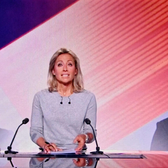 Anne-Sophie Lapix - Illustration du débat télévisé entre les deux candidats du second tour de l'élection présidentiel : Emmanuel Macron et Marine Le Pen. Le débat est prévu le 20 avril 2022 à 21h00. © Frédéric Chambert / Panoramic / Bestimage 