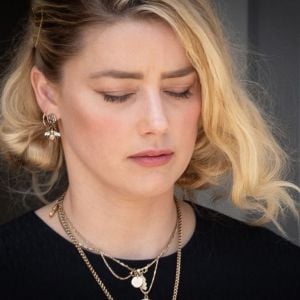 Amber Heard à la sortie du tribunal de Fairfax. Amber Heard a été condamné à verser à J. Depp, 8 millions de dollars pour diffamation. Fairfax, le 1er juin 2022. 