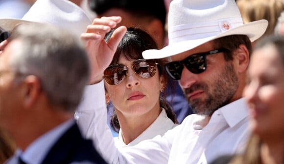 Nolwenn Leroy et son compagnon Arnaud Clément dans les tribunes lors des Internationaux de France de Tennis de Roland Garros 2022. Paris, le 5 juin 2022. © Dominique Jacovides/Bestimage 