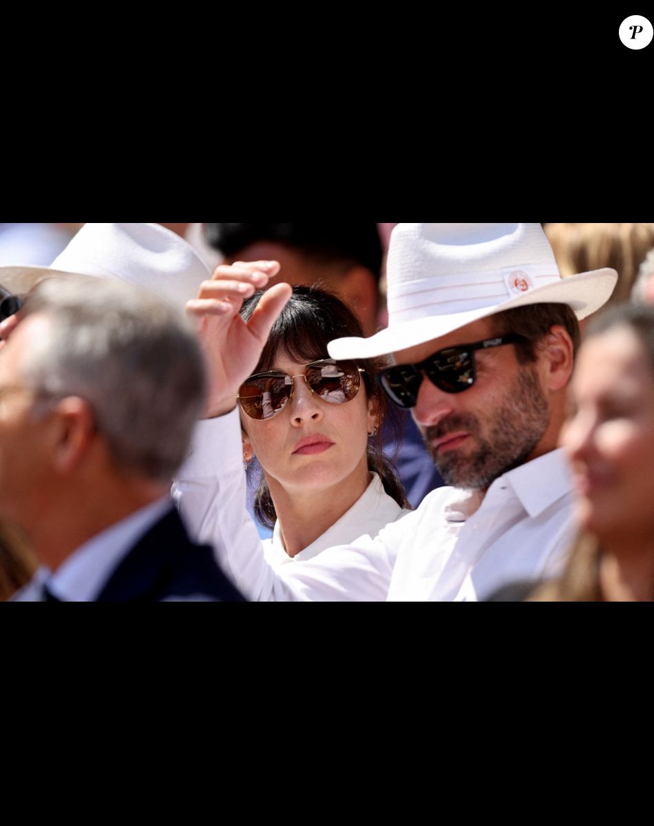 Nolwenn Leroy et Arnaud Clément Rare image de leur adorable fils Marin très fier de son papa