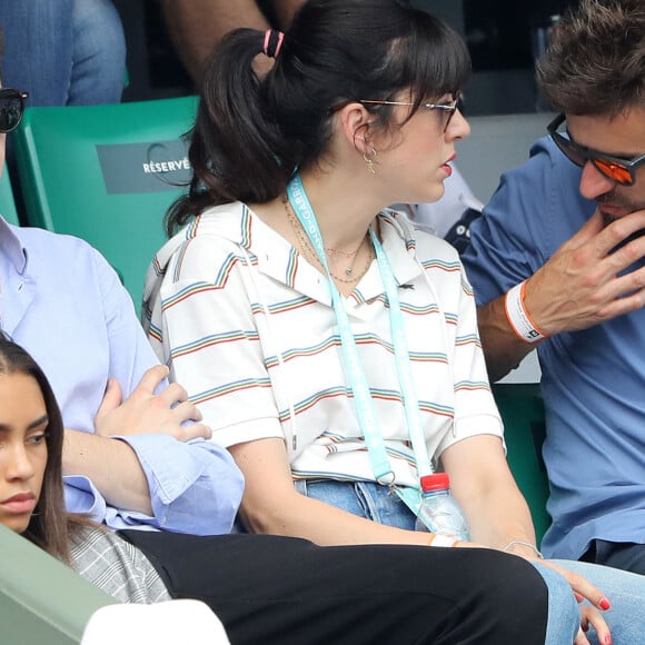 Nolwenn Leroy et son compagnon Arnaud Clément dans les tribunes des Internationaux de France de Tennis de Roland Garros à Paris, le 10 juin 2018. © Dominique Jacovides - Cyril Moreau/Bestimage 