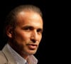 L'islamologue suisse Tariq Ramadan donnant une conférence à Bordeaux sur le thème " Les clefs du vivre ensemble" à Bordeaux le 27 mars 2016