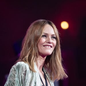 Exclusif - Vanessa Paradis - Grande soirée solidaire et festive "Secours Pop La Grande Soirée" au Cirque d'Hiver à Paris, diffusée en direct le 6 février sur France 2, pour lancer la campagne annuelle de dons, le Don'actions, du Secours Populaire. Pour la première fois, l'association a organisé une tombola solidaire dématérialisée. Il suffisait de se rendre sur le site du Secours Populaire pour acheter un ou plusieurs tickets à deux euros. Il était aussi possible de se rendre dans une structure du Secours Populaire, où un bénévole pouvait prendre les dons. Une centaine d'artistes proposaient des lots à gagner. Les dons récoltés ont atteints plus de 1 million d'euros. © Tiziano Da Silva - Cyril Moreau / Bestimage 