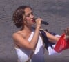 Candice Parise, ancienne candidate de "The Voice", chante lors du défilé du 14 juillet 2022