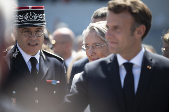 Elisabeth Borne, Première ministre - Le président Emmanuel Macron lors du défilé militaire du 14 Juillet à Paris. © Eliot Blondet / Pool / Bestimage 