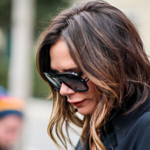 Victoria Beckham à la sortie de l'hôtel La Réserve en marge de la Fashion Week de Paris, France, le 4 mars 2022. © Da Silva-Perusseau/Bestimage 