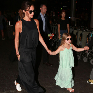 Victoria Beckham et sa fille Harper, Los Angeles, le 17 avril 2016. Photo by GSI/ABACAPRESS.COM