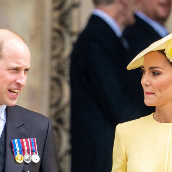 Le prince William, duc de Cambridge, et Catherine (Kate) Middleton, duchesse de Cambridge - Les membres de la famille royale et les invités lors de la messe célébrée à la cathédrale Saint-Paul de Londres, dans le cadre du jubilé de platine (70 ans de règne) de la reine Elisabeth II d'Angleterre. Londres, le 3 juin 2022. 