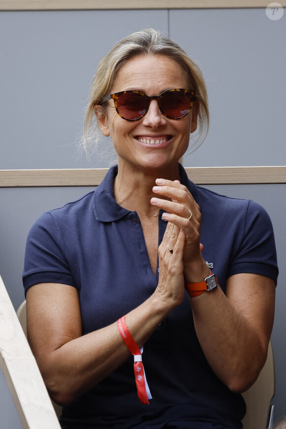 Anne-Sophie Lapix - People dans les tribunes lors des Internationaux de France de Tennis de Roland Garros 2022 à Paris le 29 mai 2022. © Cyril Moreau/Bestimage 