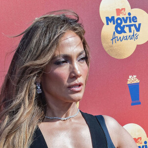 Jennifer Lopez au photocall de la cérémonie des MTV Movie and TV Awards à Los Angeles le 5 juin 2022 