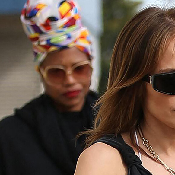 Jennifer Lopez quitte un studio de danse à Los Angeles. May 27th, 2022. 