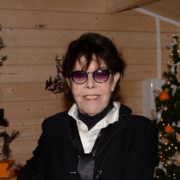 La chanteuse Dani lors de l'inauguration du chalet éphémère "Les Neiges Courchevel" sur la terrasse de l'Hôtel Barrière Le Fouquet's à Paris, France, le 27 novembre 2018. © Rachid Bellak/Bestimage 