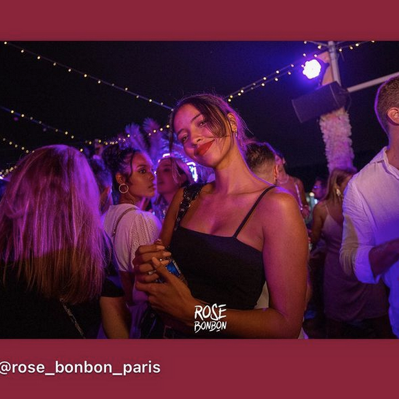 Flora Coquerel à l'anniversaire de Malika Menard à Paris - Instagram