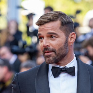 Info - Ricky Martin est accusé par son neveu, Dennis Yadiel Sanchez, d'inceste et de violences physiques et psychologiques - Ricky Martin - Montée des marches du film " Elvis " lors du 75ème Festival International du Film de Cannes. Le 25 mai 2022 © Olivier Borde / Bestimage 