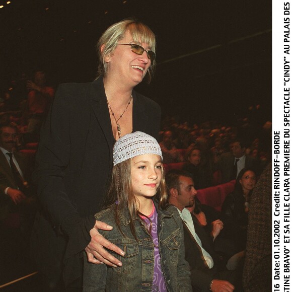 Christine Bravo et sa fille Clara au Palais des Congrès à Paris.