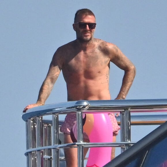 Semi-exclusif - David Beckham, sa femme Victoria et leurs enfants, Harper et Cruz avec sa compagne Tana Holding en vacances sur leur Yacht à Saint-Tropez