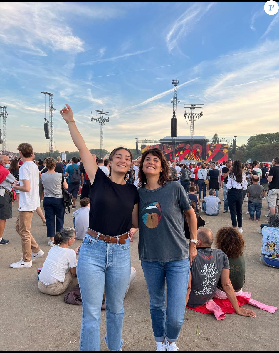 Estelle Denis et sa fille Victoire étaient au concert des Roling Stones ce samedi. @ Instagram / Estelle Denis