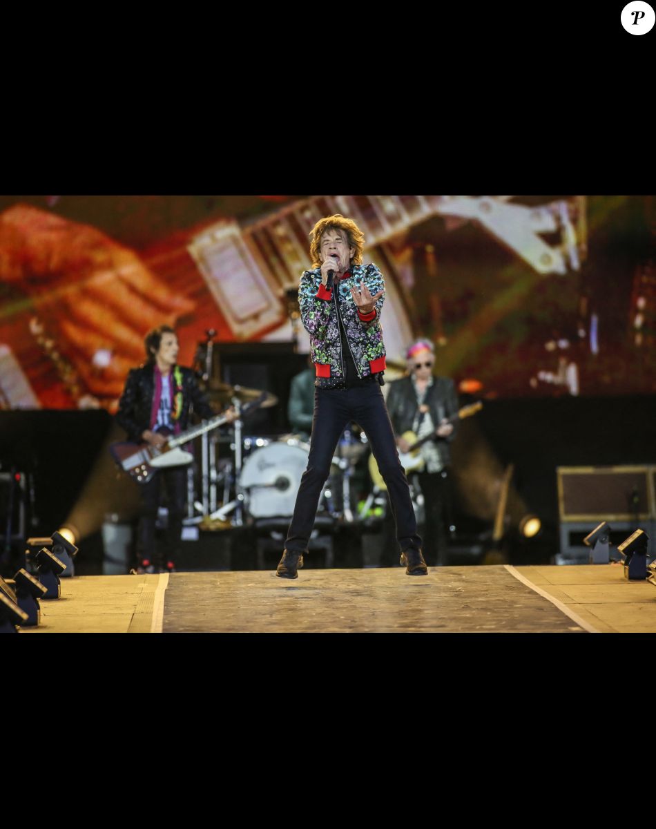Mick Jagger, Keith Richards, Ron Wood, Steve Jordan, Darryl Jones - Les Rolling Stones en concert à l'hippodrome de Longchamp, dans le cadre de leurs tournée anniversaire "Sixty", qui marque leurs 60 ans de carrière (1962-2022). Paris, le 23 juillet 2022. © Stéphane Vansteenkiste/Bestimage