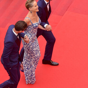 Sharon Stone - Montée des marches du film " Les Amandiers " lors du 75ème Festival International du Film de Cannes. Le 22 mai 2022 © Giancarlo Gorassini / Bestimage 