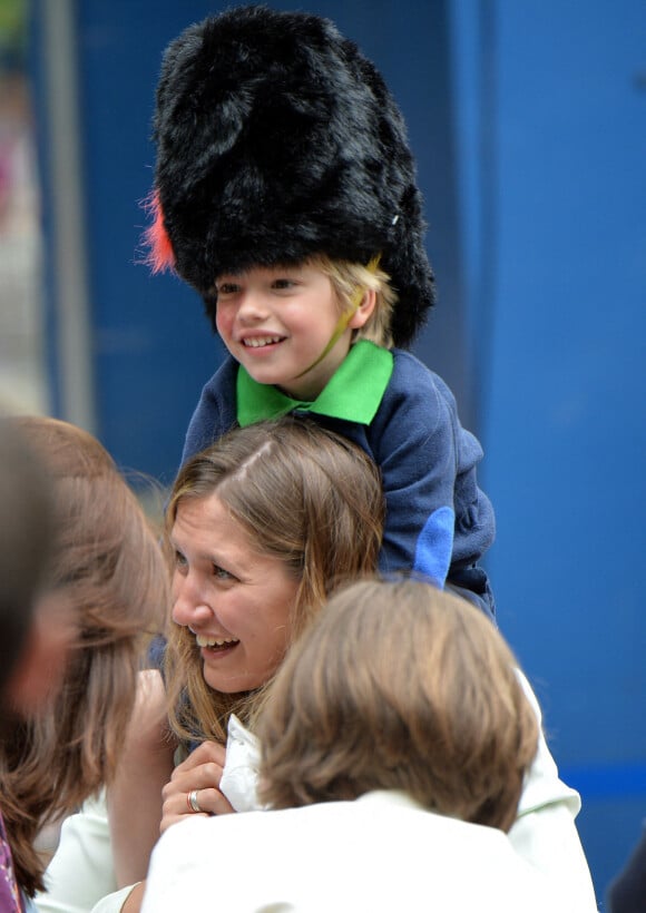 Gus Lopes - Les petits-enfants de Camilla Parker Bowles, duchesse de Cornouailles, à la Clarence House pour le "Trooping of The Colour" à Londres. Le 14 juin 2014 