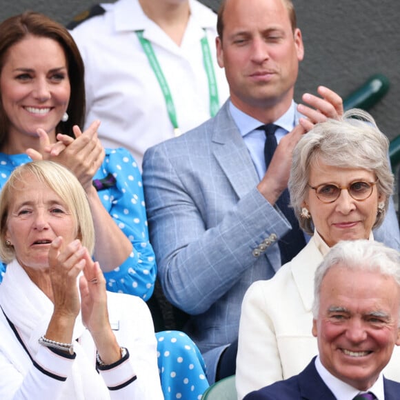 Le prince William, duc de Cambridge, et Catherine (Kate) Middleton, duchesse de Cambridge, dans les tribunes du tournoi de Wimbledon le 5 juillet 2022. 