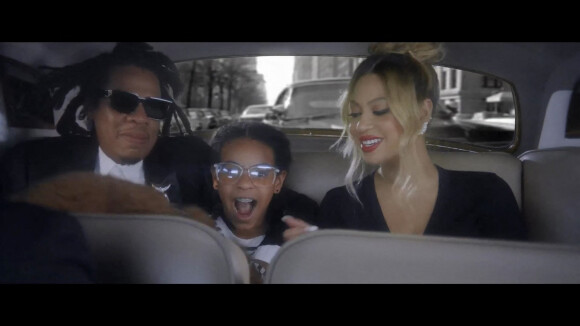 Captures d'écran de la publicité "Tiffany & Co" avec Jay Z, Beyonce Knowles et leur fille Blue Ivy. 