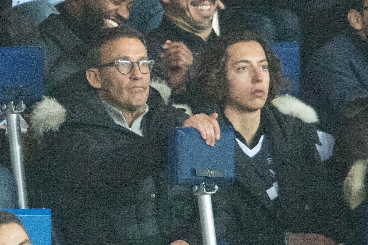 photo-julien-courbet-et-son-fils-gabin-dans-les-tribunes-lors-du