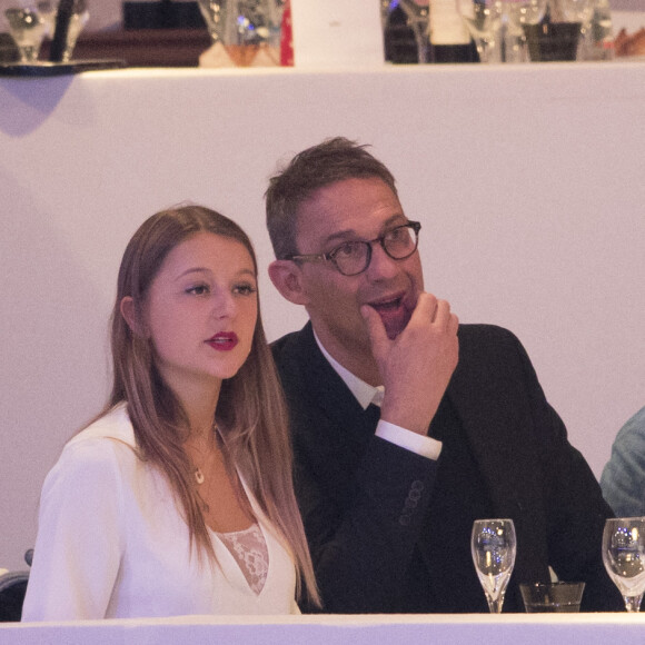 Julien Courbet et sa fille Lola lors du dernier jour du Longines Masters Paris à Villepinte, le 3 décembre 2017.