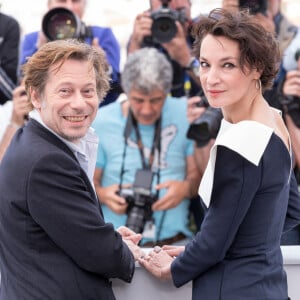 Mathieu Amalric et Jeanne Balibar au photocall de "Barbara" lors du 70ème Festival International du Film de Cannes, le 18 mai 2017. © Borde-Jacovides-Moreau/Bestimage 