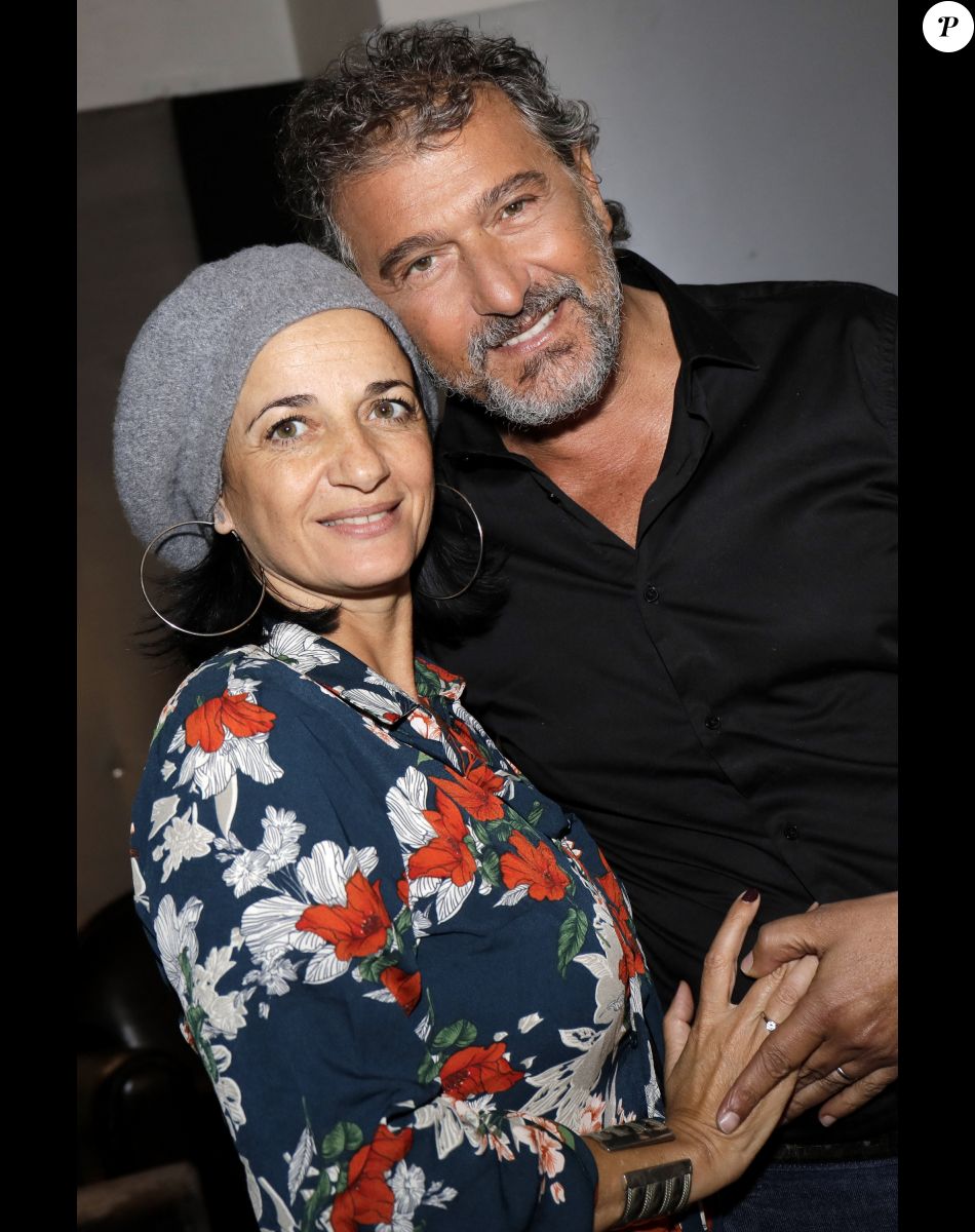 Exclusif - Daniel Levi et sa femme Sandrine Aboukrat sur le tournage de l'émission "L'instant De Luxe" pour la chaine Non Stop People. Le 25 septembre 2019 © Cédric Perrin / Bestimage