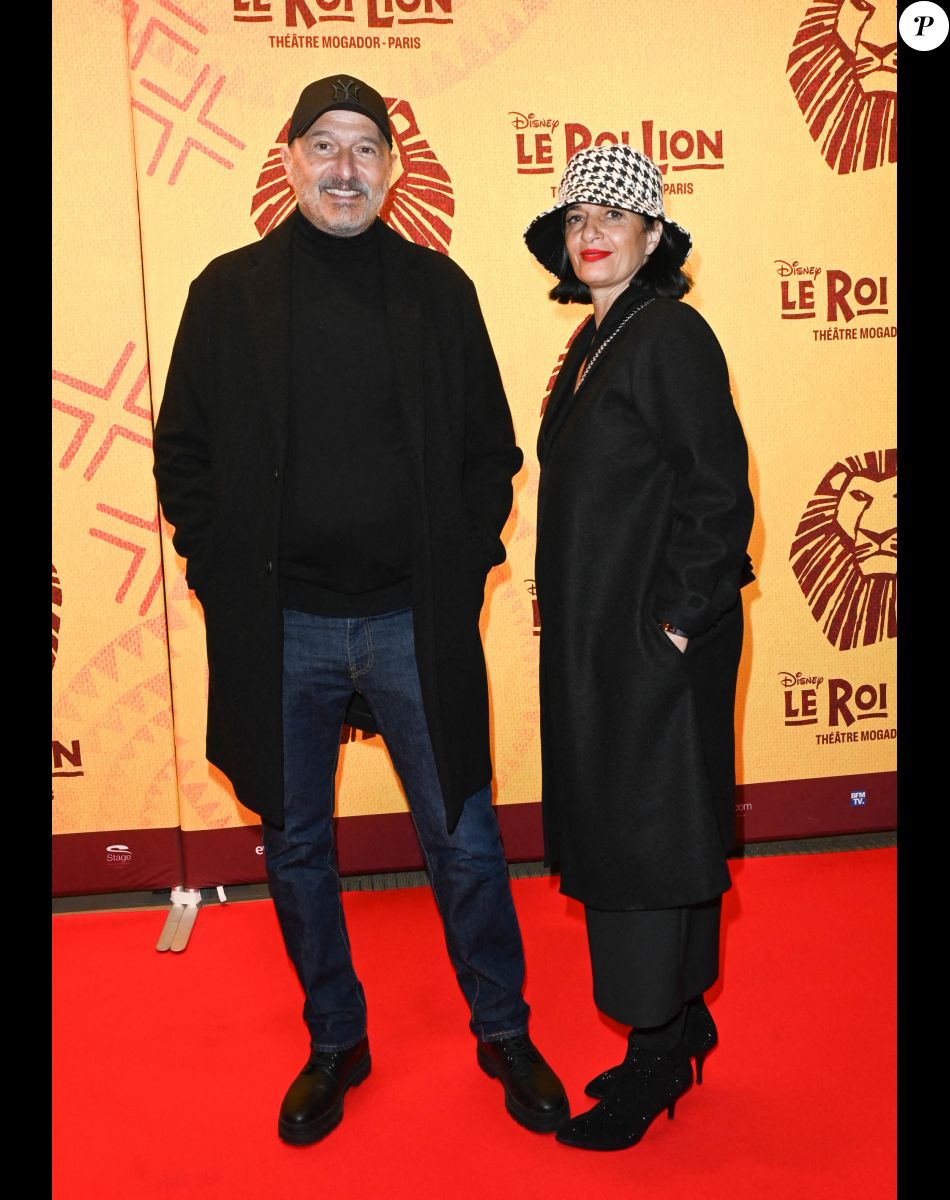 Daniel Levi et sa femme Sandrine Aboukrat - People lors de la générale de la comédie musicale "Le Roi Lion" au théâtre Mogador à Paris le 11 novembre 2021. © Coadic Guirec/Bestimage