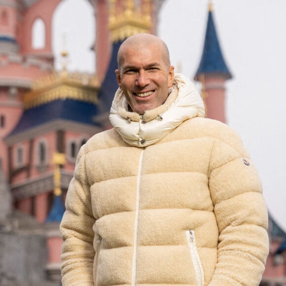 Zinédine Zidane - People au 30ème anniversaire du parc d'attractions Disneyland Paris à Marne-la-Vallée le 5 mars 2022. © Disney via Bestimage