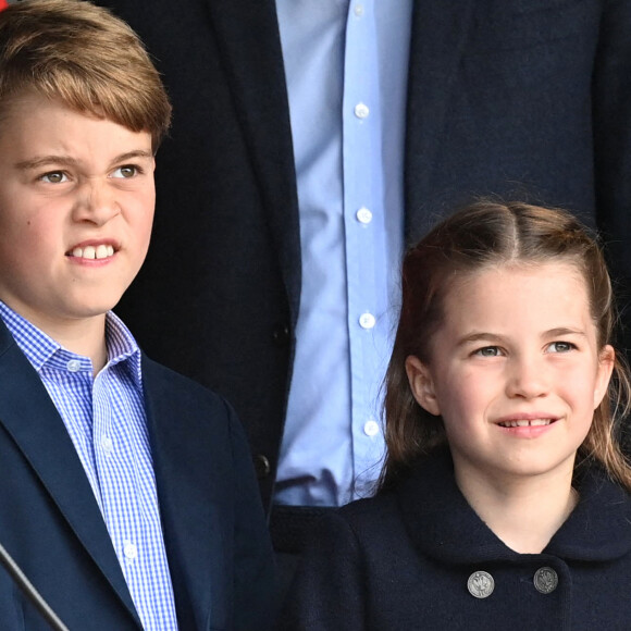 Le prince George de Cambridge et la princesse Charlotte de Cambridge en visite au château de Cardiff, Royaume Uni, le 4 juin 2022, à l'occasion du jubilé de platine de la reine d'Angleterre. 