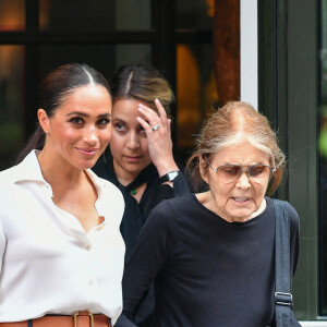 Meghan Markle, duchesse de Sussex, et l'icône féministe Gloria Steinem se sont rencontrées à New York. Meghan Markle a révélé dans une récente interview qu'elle pourrait faire équipe avec Steinem pour rallier le soutien à l'amendement sur l'égalité des droits. New York, le 18 juillet 2022. 