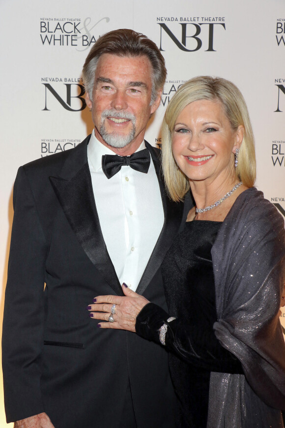 Olivia Newton-John et son mari John Eaterling - Olivia Newton-John lors de la soirée "Woman Of The Year" à Las Vegas le 23 janvier 2016.