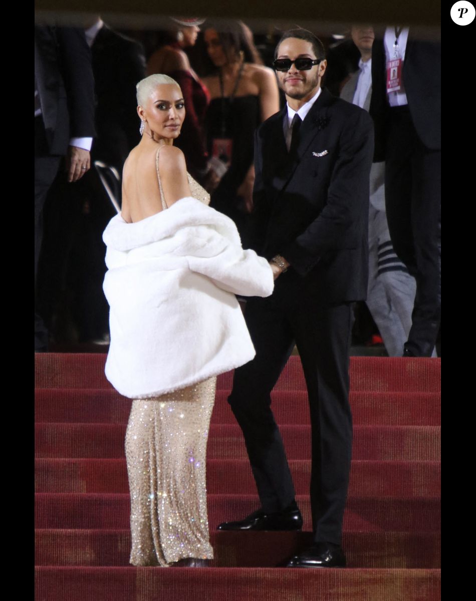 Kim Kardashian (qui porte la célèbre robe de Marilyn Monroe) et Pete Davidson - Les célébrités arrivent à la soirée du "MET Gala 2022" à New York, le 2 mai 2022.