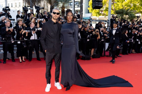 Vladimir Boudnikoff et sa compagne Aya Nakamura - Montée des marches du film " Armageddon Time " lors du 75ème Festival International du Film de Cannes. Le 19 mai 2022 © Cyril Moreau / Bestimage 