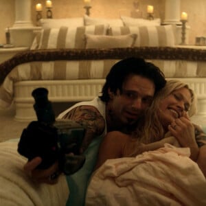 Images du dernier épisode de la série "Pam & Tommy" dans lequel Pamela Anderson (Lily James) donne naissance à son fils Brandon sous l'objectif de la caméra de Tommy Lee (Sebastian Sta). Los Angeles. Le 8 mars 2022.