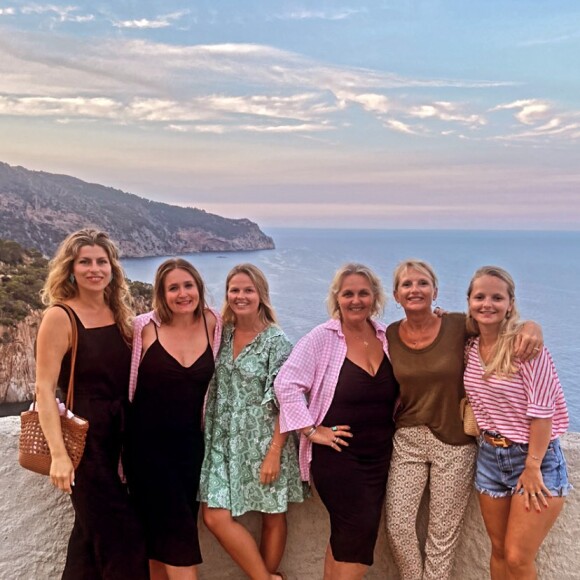 Valérie Damidot et ses enfants sont ensemble en vacances. @ Instagram / Valérie Damidot