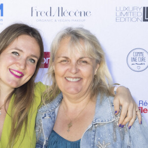 Valérie Damidot et sa fille Roxanne - Festival des Livres et des Artistes organisé par l'association "Lecture pour Tous" engagée dans la lutte contre l'illettrisme au Mail Branly à Paris le2 juillet 2022. © Pierre Perusseau/ Jack Tribeca / Bestimage 