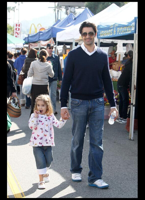Gilles Marini et sa fille Juliana dans les rues de Los Angeles